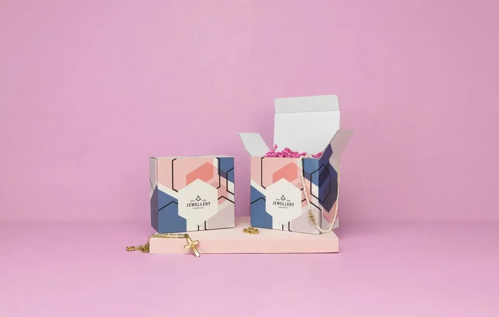 Appearance of packaging through printing and finishing Appearance of packaging through printing and finishing