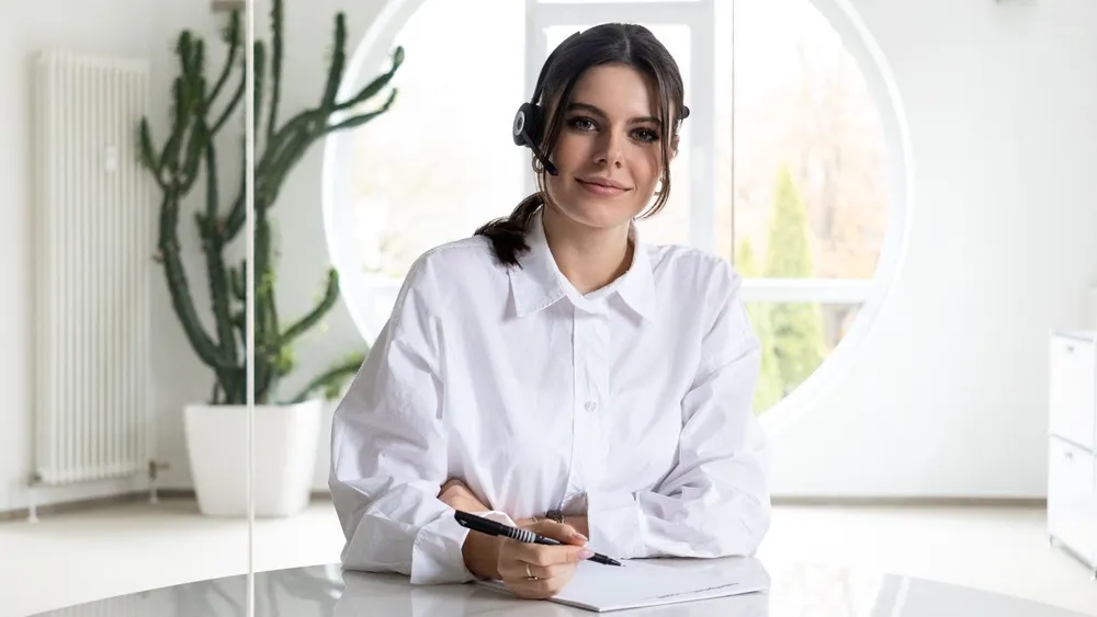 Addetta al magazzino imballaggi Addetta al magazzino imballaggi