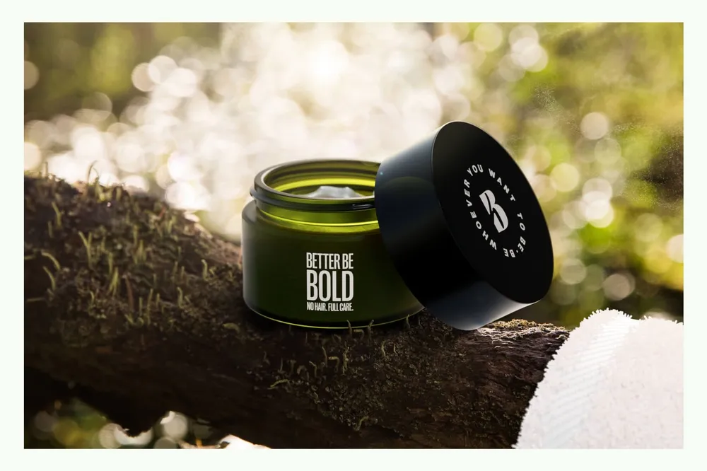 Un vasetto cosmetico di better be bold