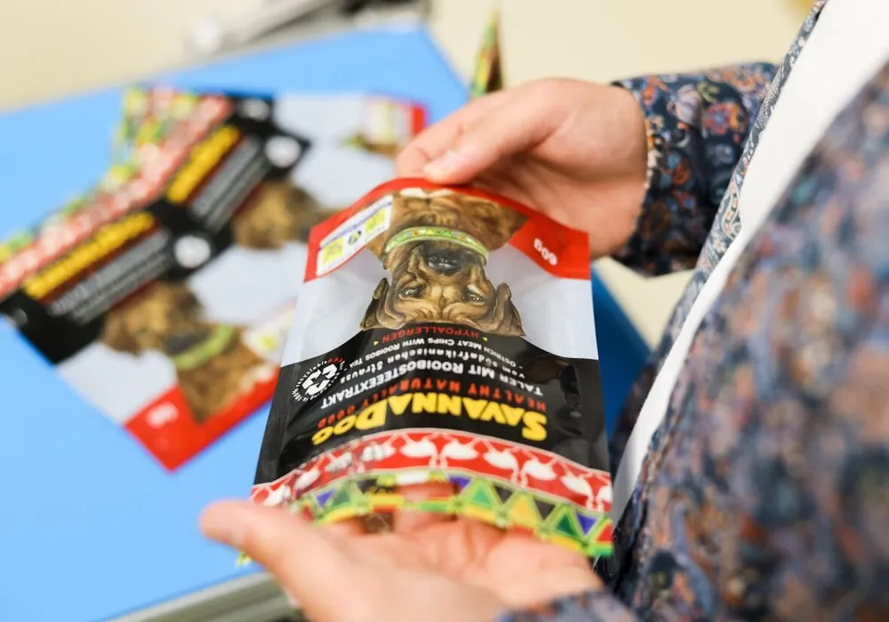 Herstellung Standbodenbeutel aus Kunststofffolie Herstellung Standbodenbeutel aus Kunststofffolie