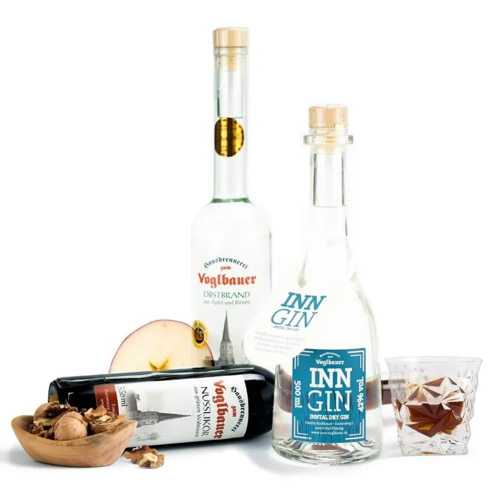 Roll labels for bottles