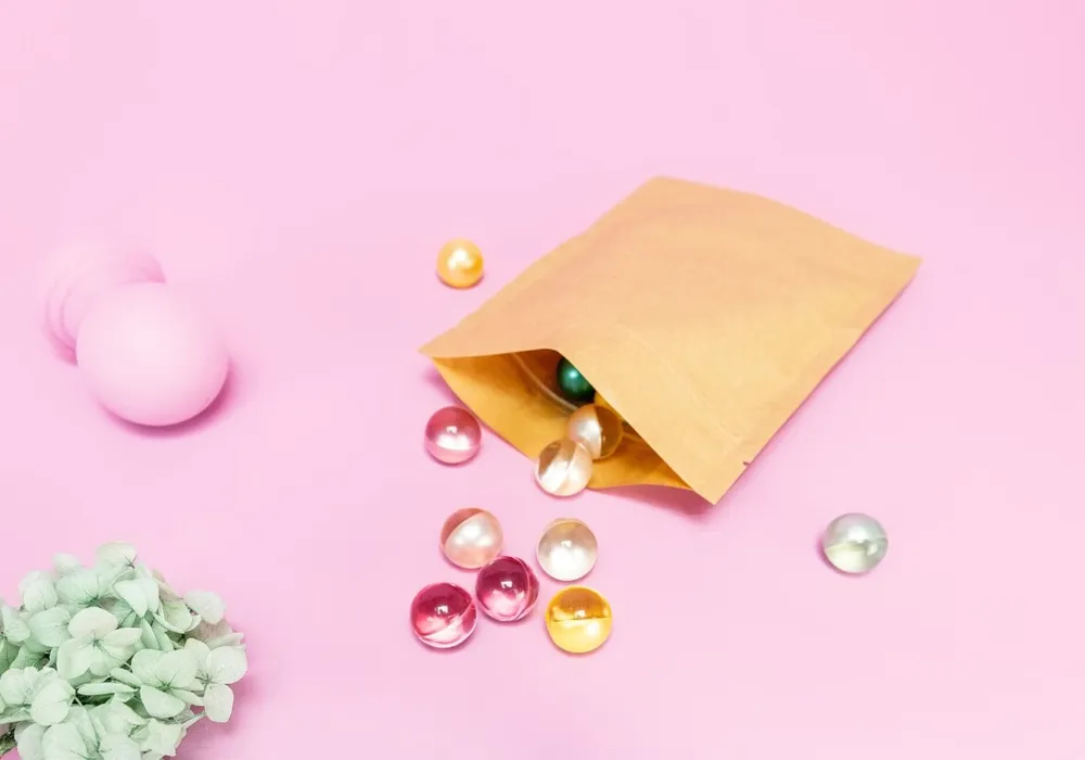 Sacchetto con fondo piatto e chiusura a zip Sacchetto con fondo piatto e chiusura a zip